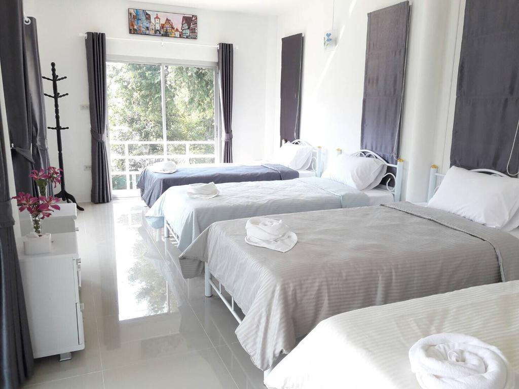 Hotel Baan Suan Geb Tawan Lop Buri Exterior foto